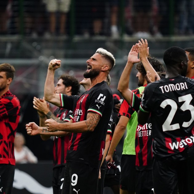 AC Milan Official Football, 2022/23 - Signed by the Squad