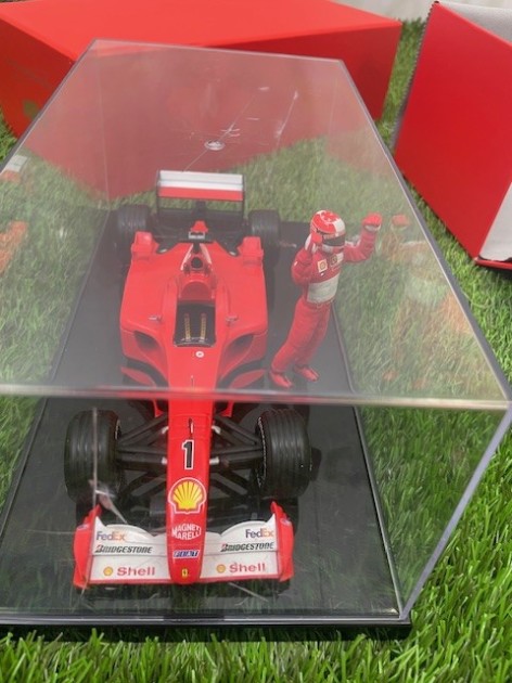 Modellino in scala Ferrari F2001 di Michael Schumacher - Edizione limitata  - CharityStars