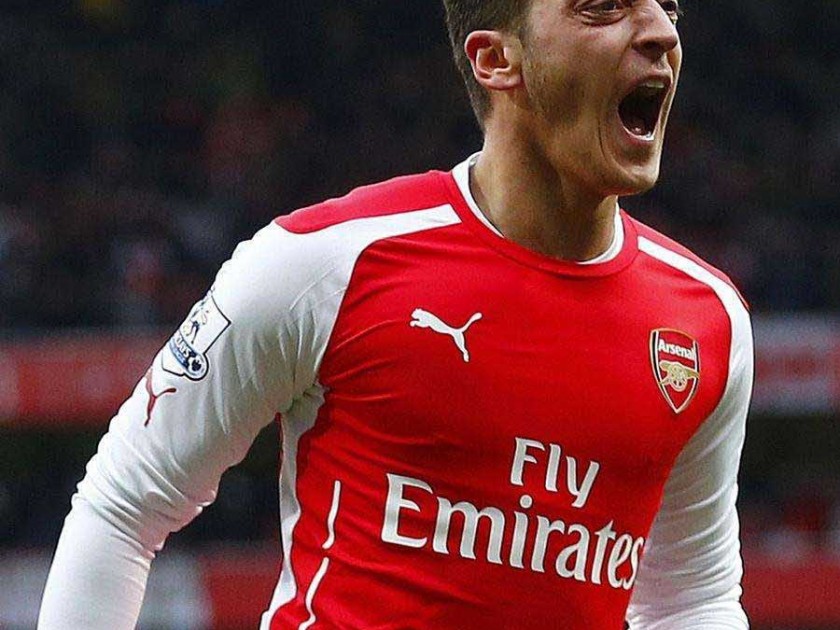 Zapatillas de fútbol firmadas por el mediocampista del Arsenal Özil