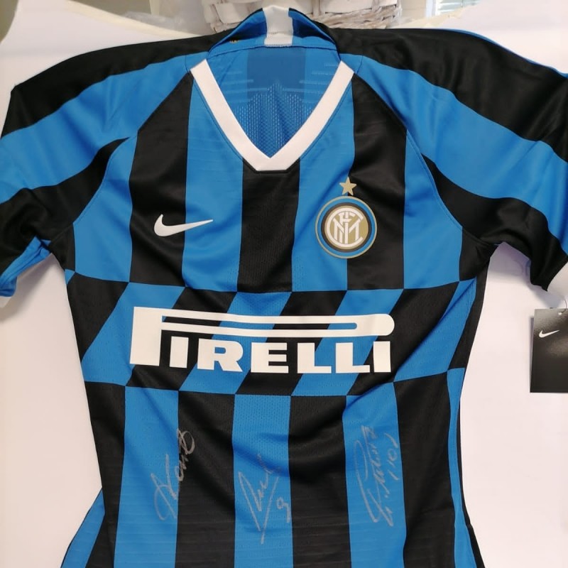 Inter Authentic Shirt, 2019/20 - Signed  by Lukaku, Lautaro and Sanchez