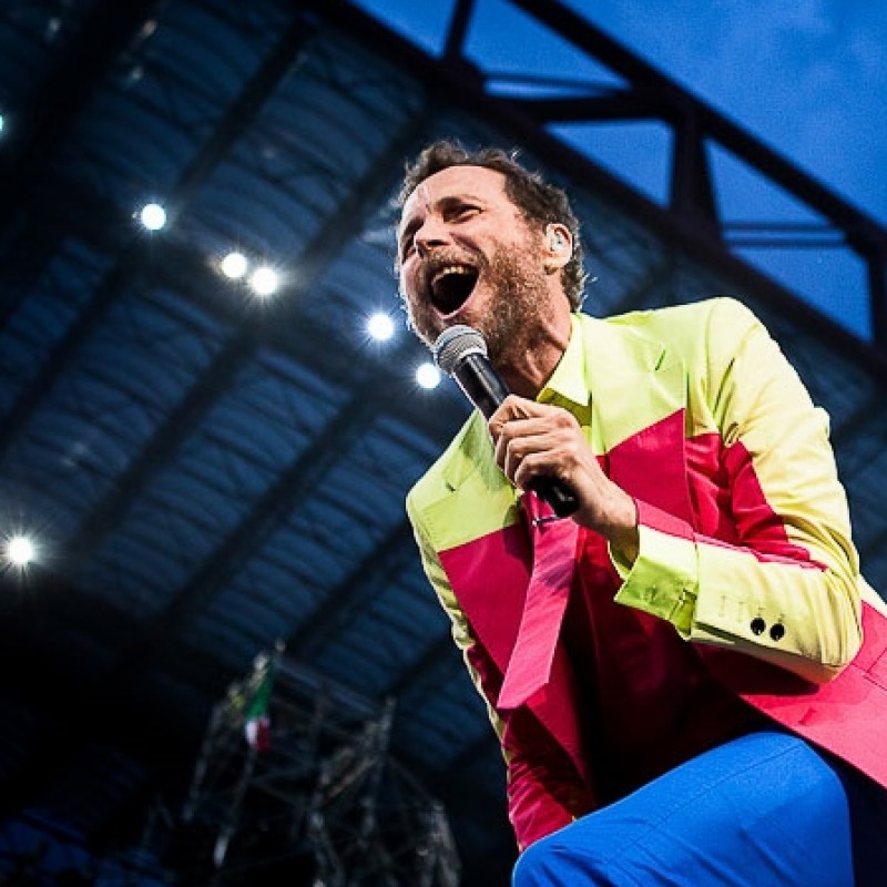 Jacket worn and signed by Jovanotti during his first San Siro exhibition 