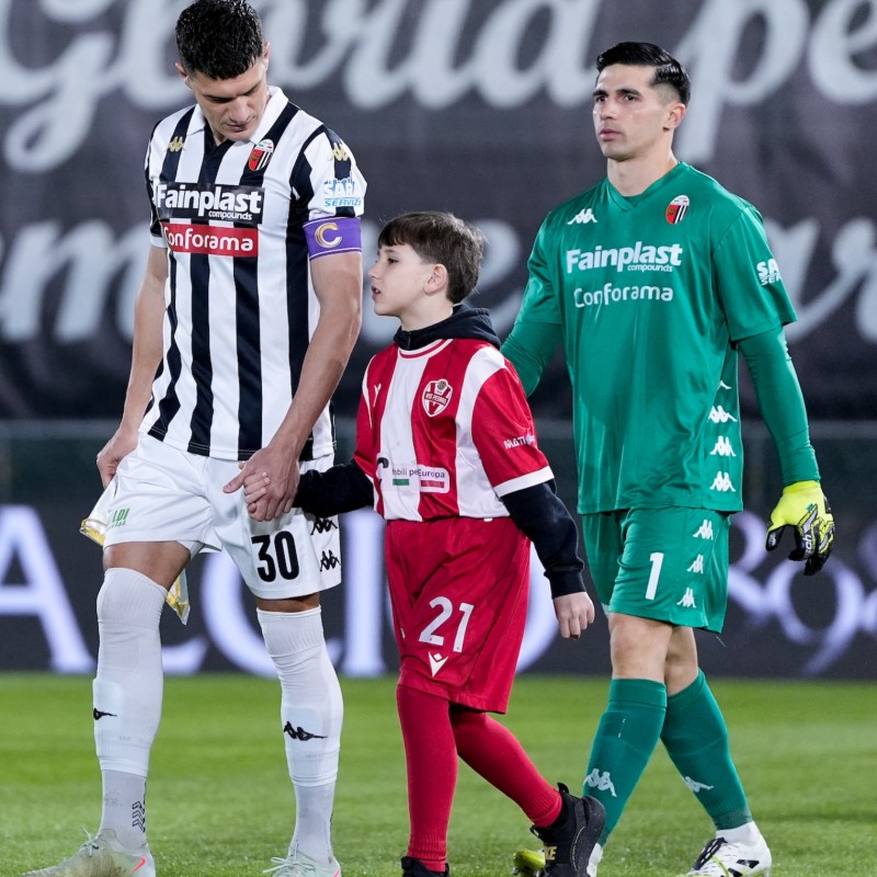 Scendi in campo come Mascotte in occasione della Finale Play-Off Ascoli vs Union Brescia + Hospitality