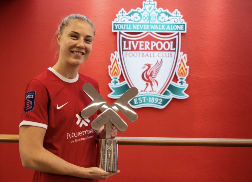 Trofeo "Giocatore del mese" di Sophie Roman Haug "Futuremakers x Liverpool FC" 