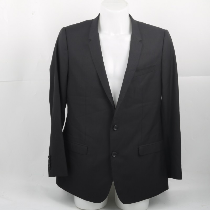 Tiziano Ferro's Black Suit