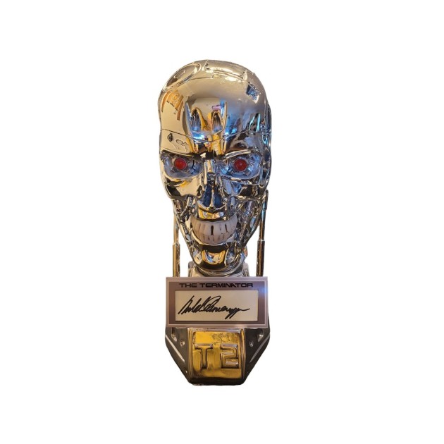Statua Teschio dell’Endoskeleton in scala 1:1 con occhi a LED - Autografata da Arnold Schwarzenegger