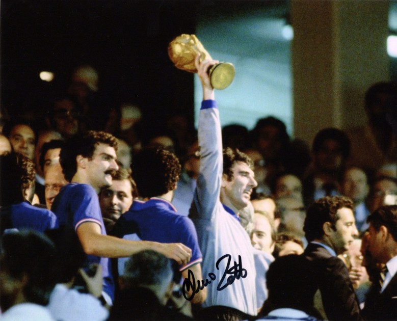 Dino Zoff Signed Photograph