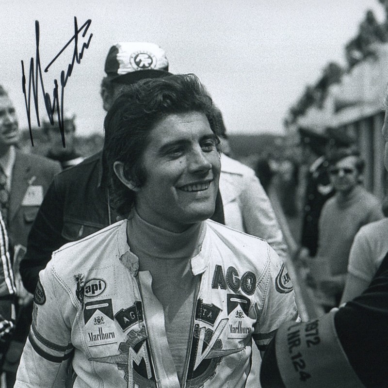 Fotografia autografata dal pilota Giacomo Agostini