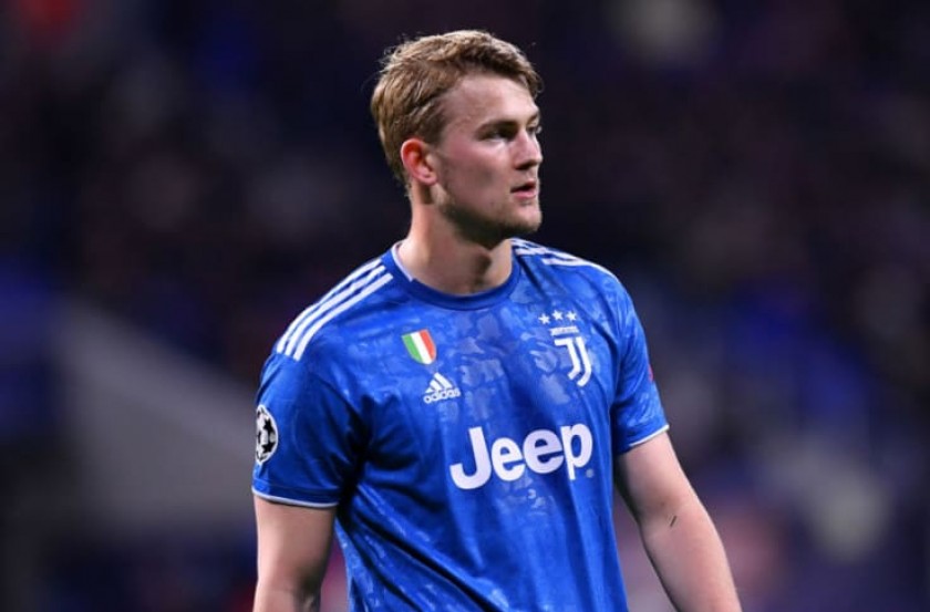 De Ligt's Official Juventus Signed Shirt 2019/20 