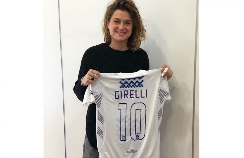 Insuperabili Shirt Signed by Cristiana Girelli