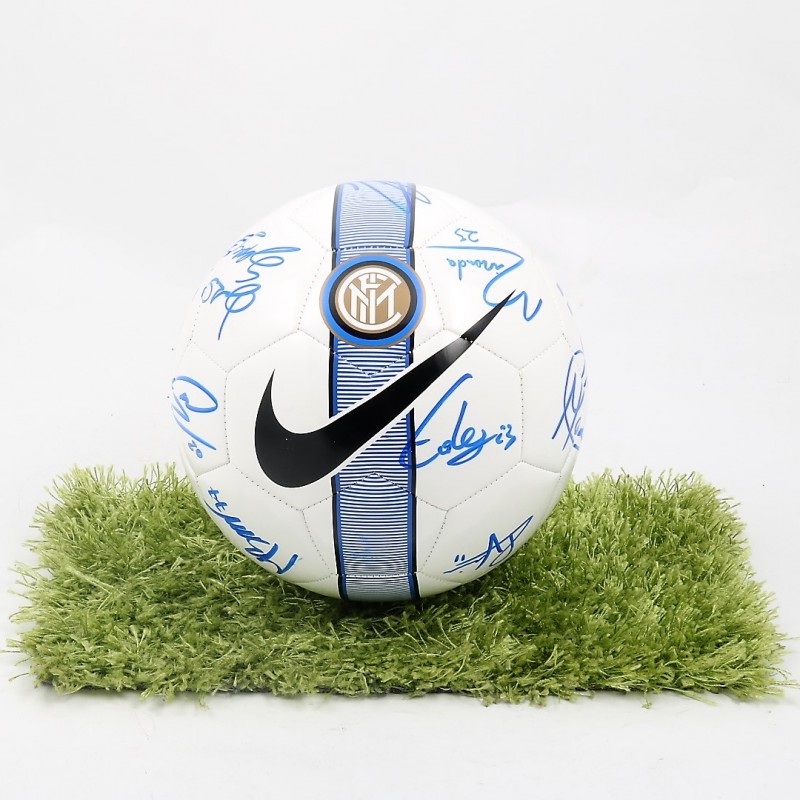 Official Inter 2017/18 Ball Signed by the Team