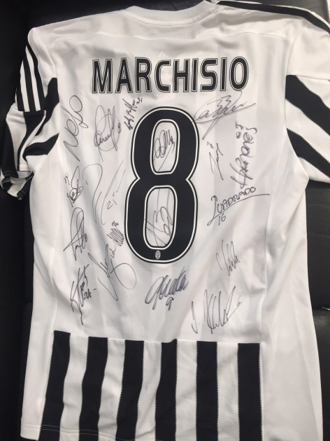 Marchisio jersey signed by all Juventus players