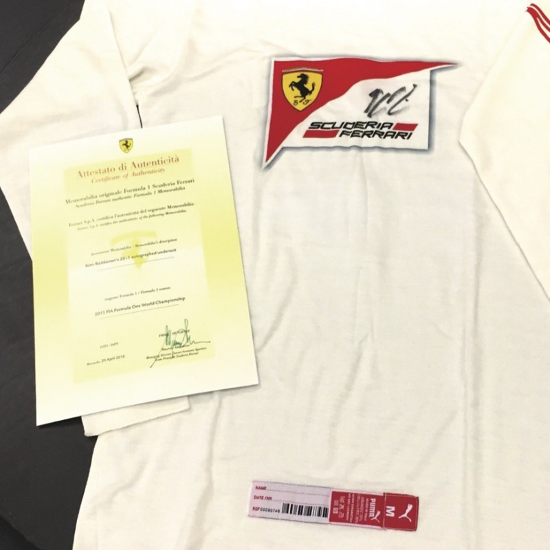 Sottotuta indossato e autografato da Kimi Raikkonen nel Campionato Mondiale 2015
