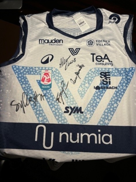 Official Numia Vero Volley Milano Shirt, 2024/25 - Signed by Danesi, Egonu, Sylla e Orro