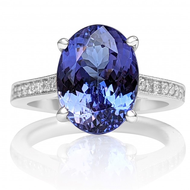 4.20 Carat Violetish Blue Tanzanite And 0.20 Ct Diamonds 14K White Gold Ring