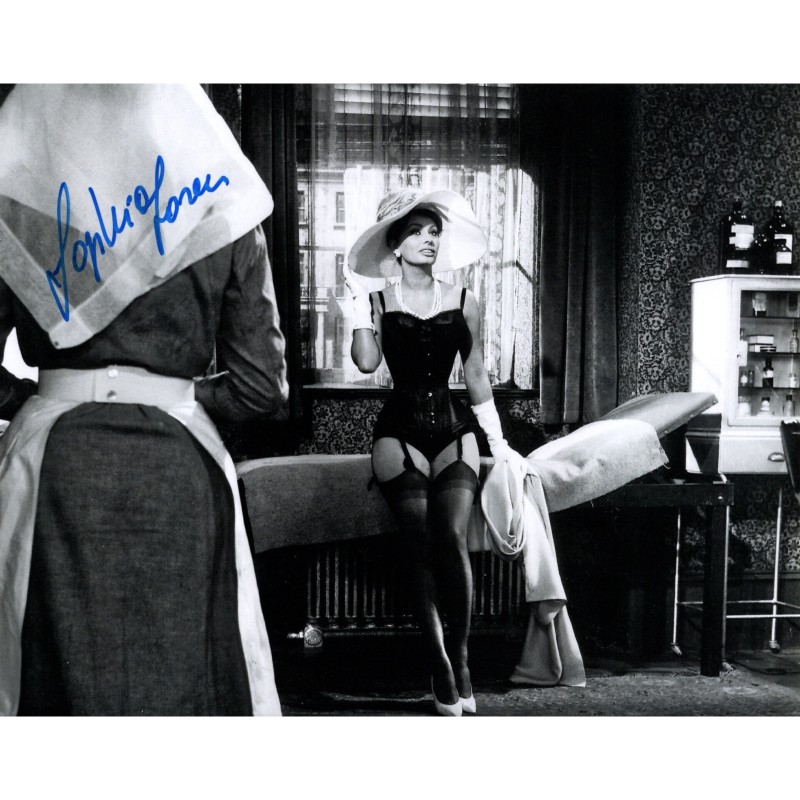 Photograph signed by Sophia Loren