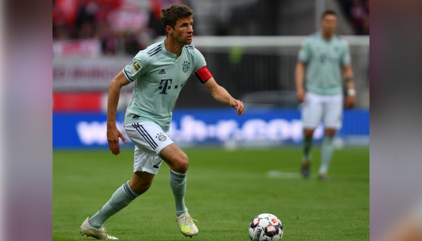 Muller's Bayern Munich Match Shirt, Bundesliga 2018/19