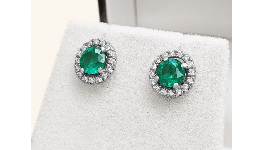 1.71 Carat Emerald And Diamonds 14K White Gold Earrings