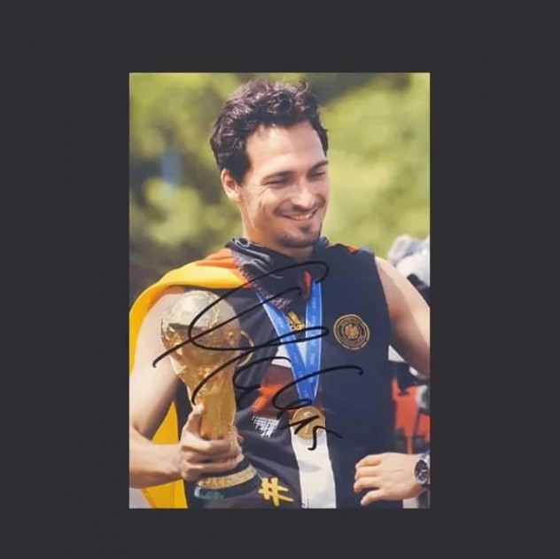 Mats Hummels Signed Picture