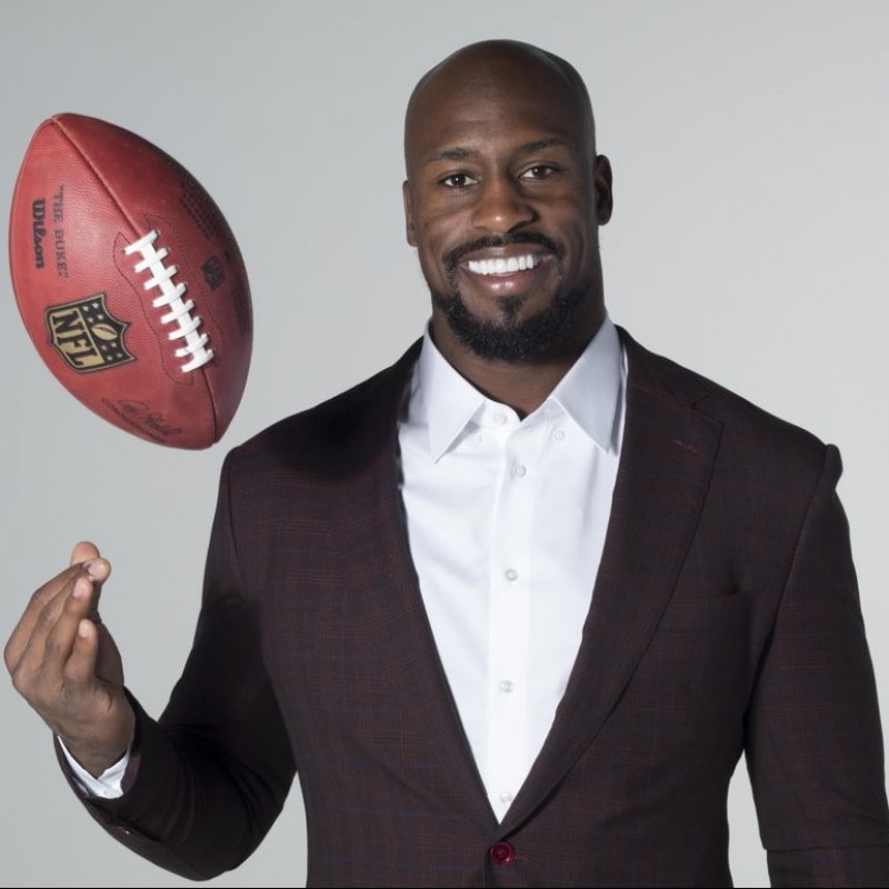 Virtual Workout with Vernon Davis + Signed Game Worn Cleats