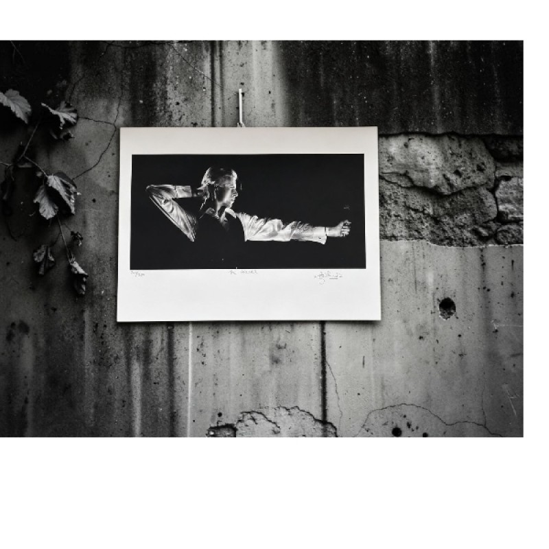 Litografia "The Archer" David Bowie - Autografata da John Rowlands