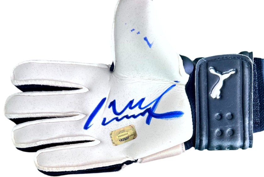 Puma Goalkeeper Match-Issued Glove - Signed by Marco Carnesecchi