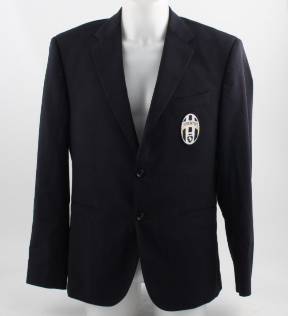 Official Juventus suit, worn by Leonardo Bonucci - CharityStars