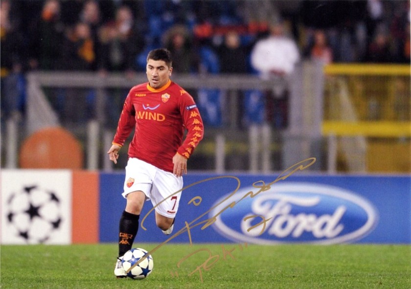 Photograph signed by David Pizarro