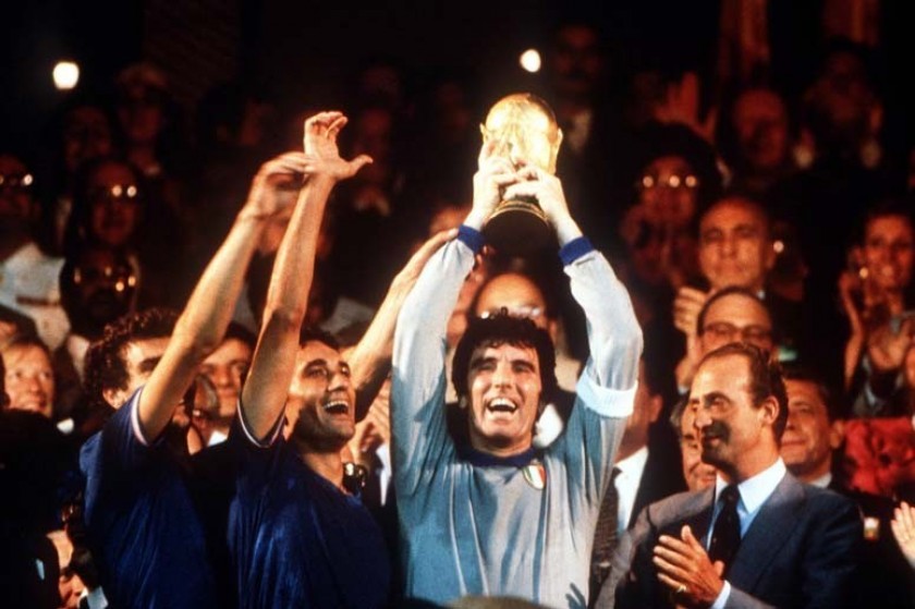 Francobollo Mondiali 1982 - Autografato da Dino Zoff