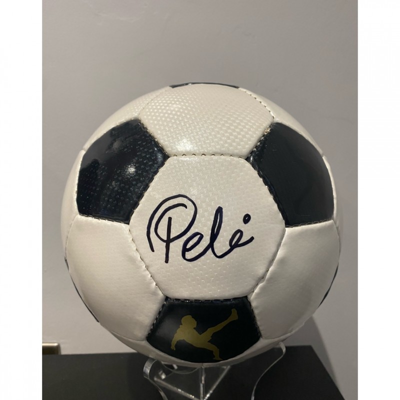 Pelé Signed Football - Limited Edition