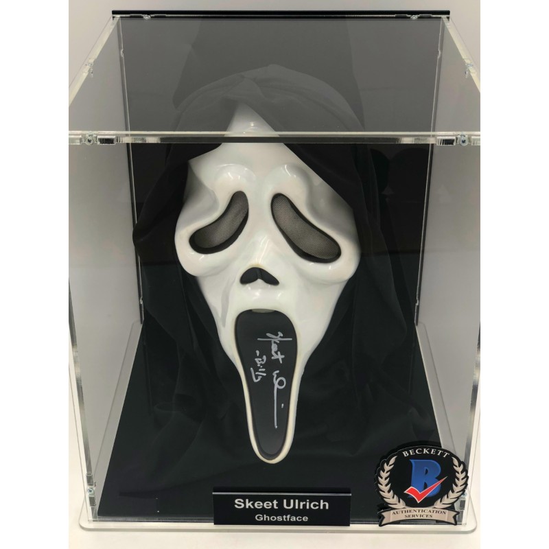 Esposizione della maschera di Ghostface firmata da Skeet Ulrich per Scream