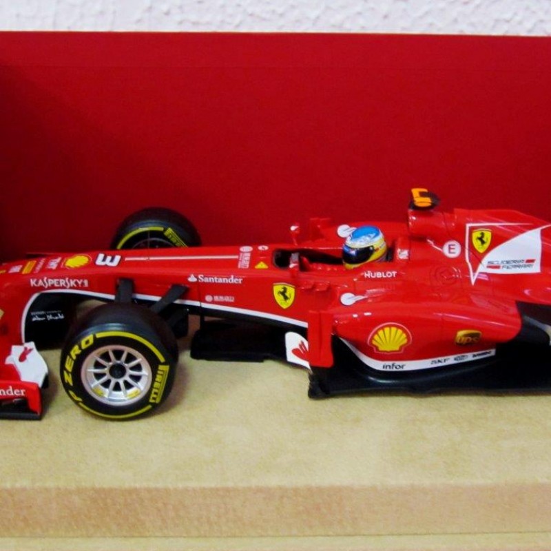 Ferrari F138 model signed by Alonso