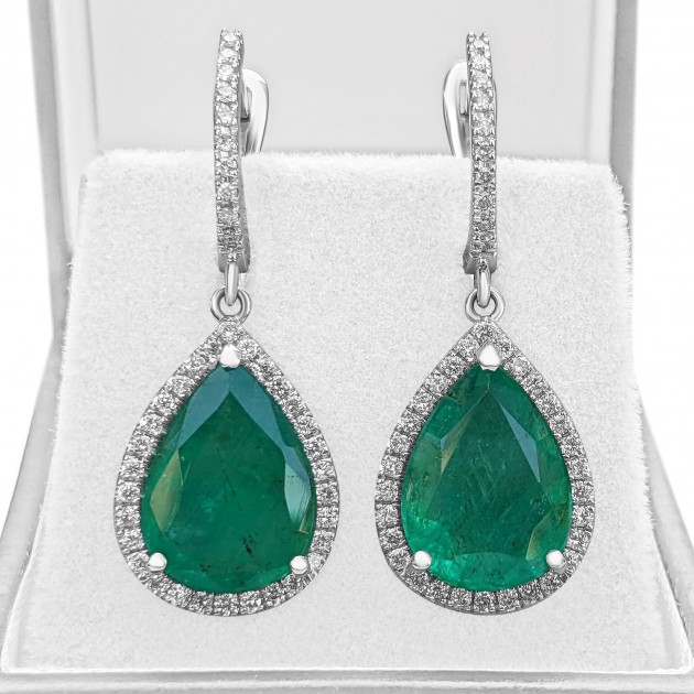 9.57 Carat Emerald and 0.85 Ct Diamonds 18K White Gold Earrings