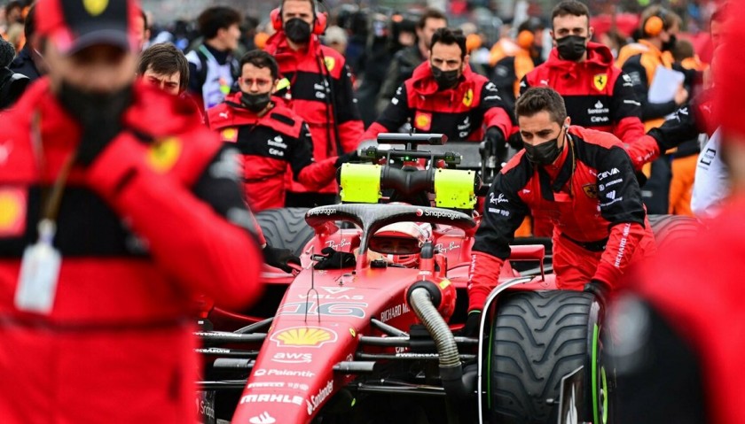 Cappellino Ferrari autografato da Charles LeClerc - CharityStars