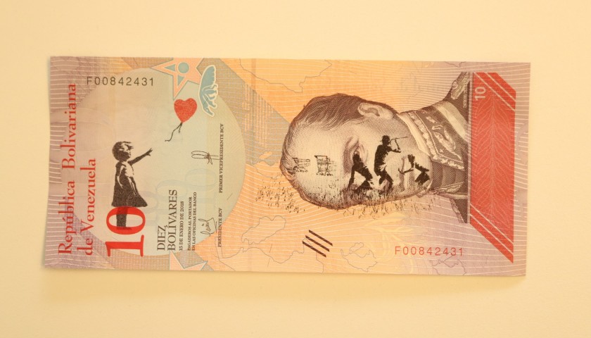 Diez Bolivares Dismaland Souvenir