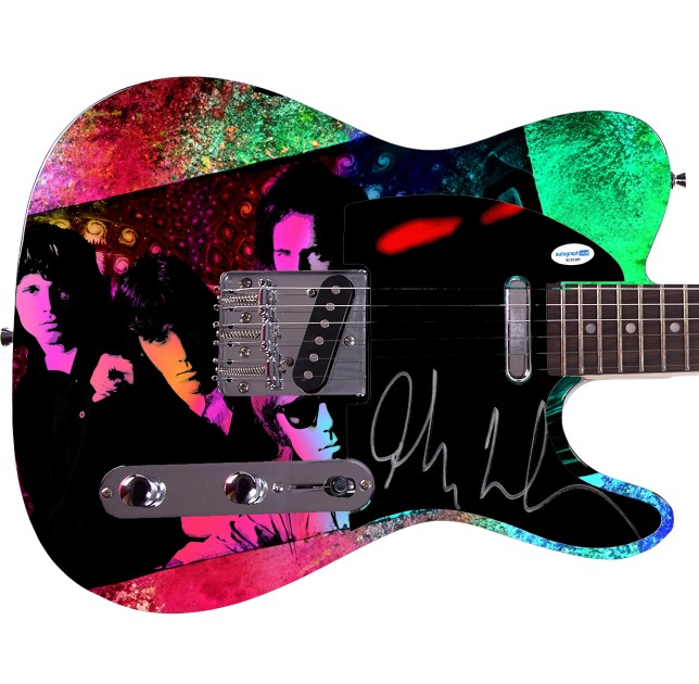 John Densmore dei Doors ha firmato la chitarra grafica personalizzata 'Psychedelic Silhouette'.