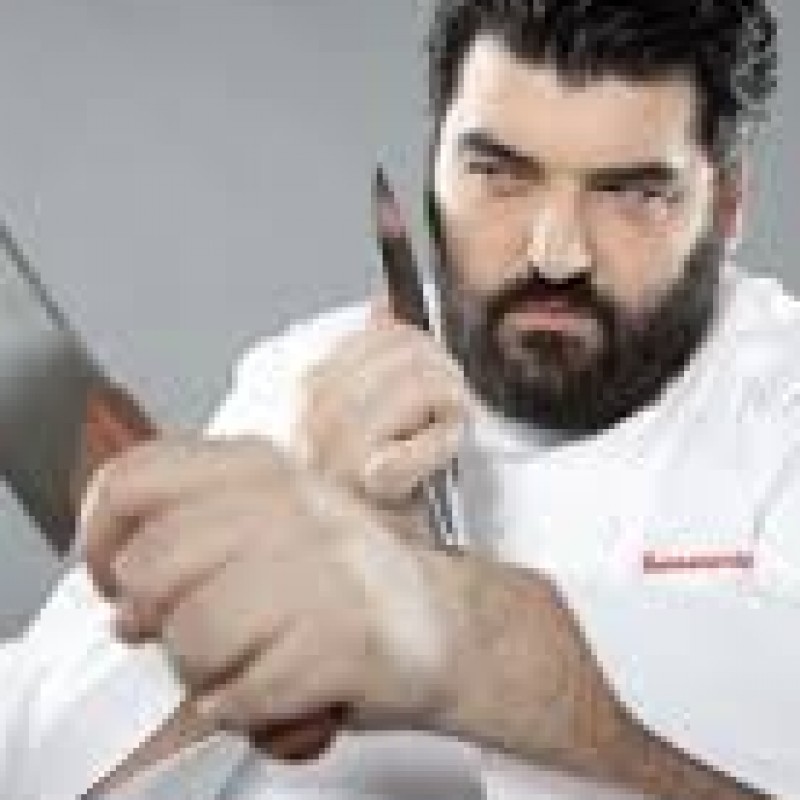 A lezione di cucina con lo chef  Antonino Cannavacciuolo 