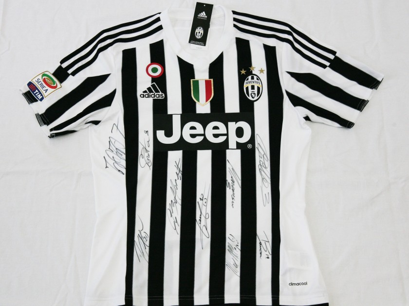 Official Juventus shirt, 15/16 season - signed by the player