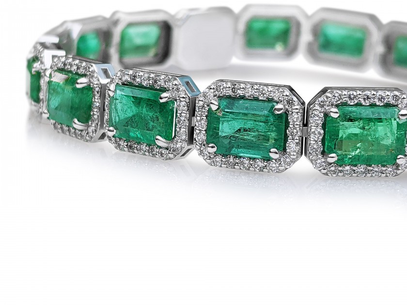 17.96 Carat Natural Emerald and 2.88 Ct Diamonds Tennis 14K White Gold Riviera Bracelet