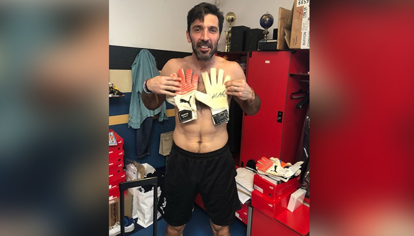 Gigi Buffon Match-Worn/Signed Gloves – Unwashed 