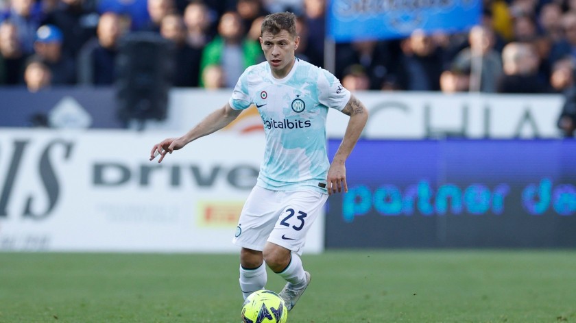 Barella Official Inter Shirt, 2022/23 - Signed by the Players