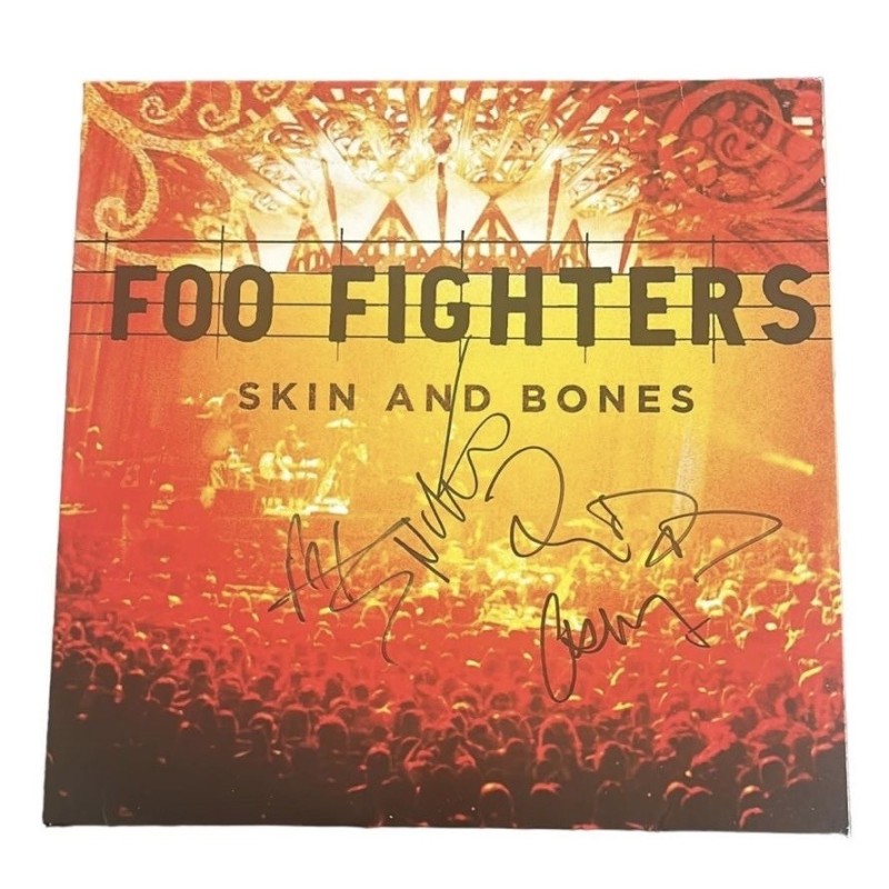 LP in vinile firmato "Skin And Bones" dei Foo Fighters