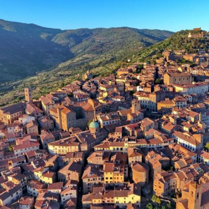 Three Nights in Tuscany for Four, with a Private Tour of Cortona and Wine Tasting