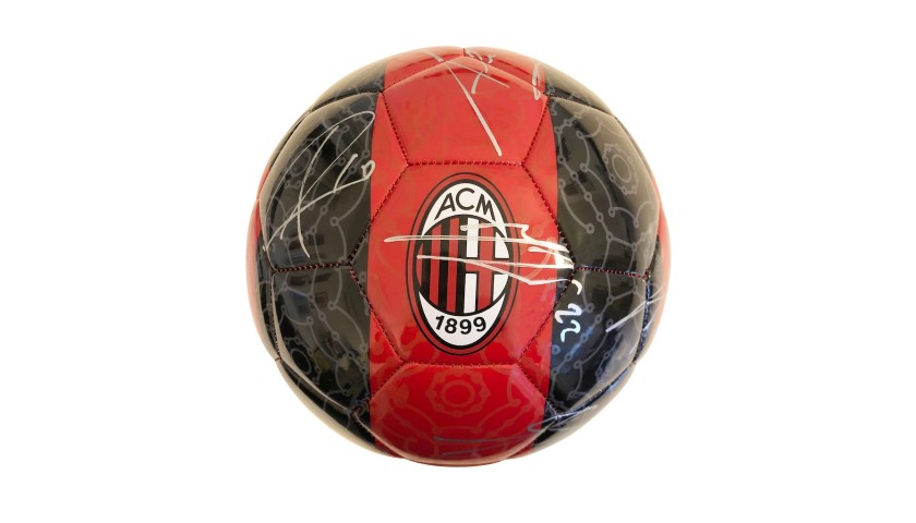 Official A.C. Milan Football, 2020-2021 - Signed by the Squad
