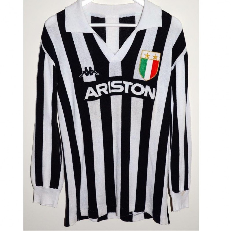Matchworn Platini Juventus shirt, worn in the season 1984/1985