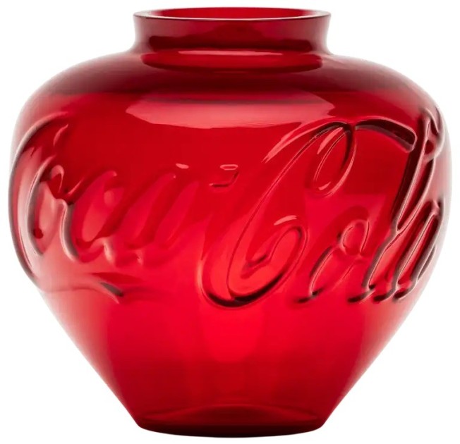 "Coca-Cola Glass Vase" opera di Ai Weiwei