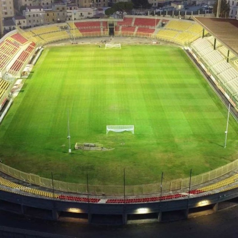 Assisti in Tribuna Distinti a Catanzaro vs Como + Walkabout