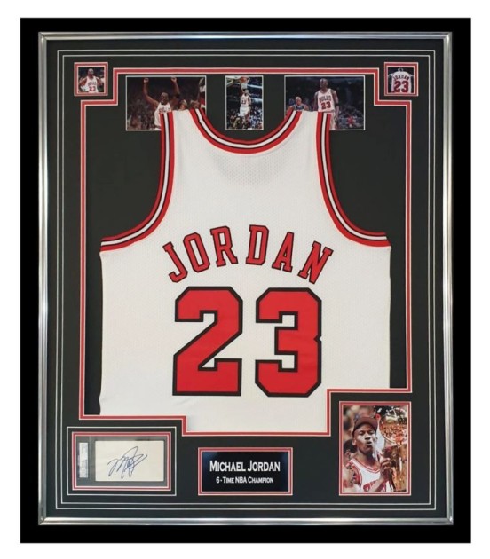 Maglia Chicago Bulls Michael Jordan - firmata e incorniciata