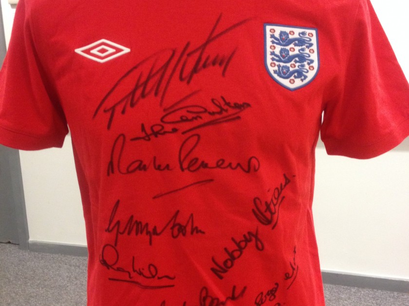 1966 Shirt Signed by 9 of the World Cup Winning Team - CharityStars