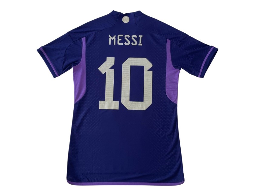La maglietta di Messi per la partita dell'Argentina ai Mondiali di Qatar 2022 contro la Polonia