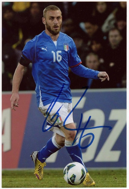 Photograph signed by Daniele De Rossi